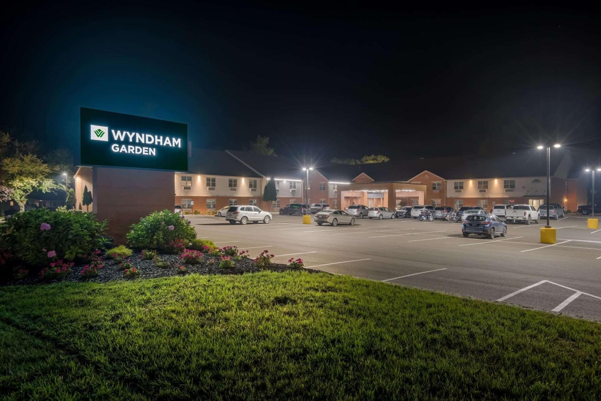Wyndham Garden Galena Hotel & Day Spa Exteriör bild