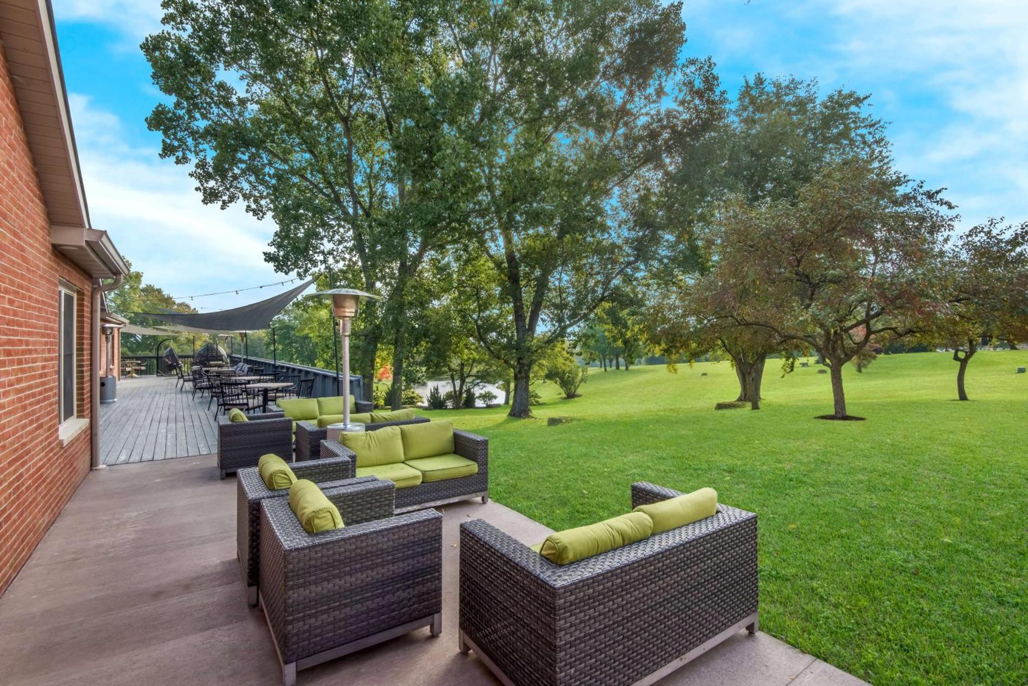 Wyndham Garden Galena Hotel & Day Spa Exteriör bild