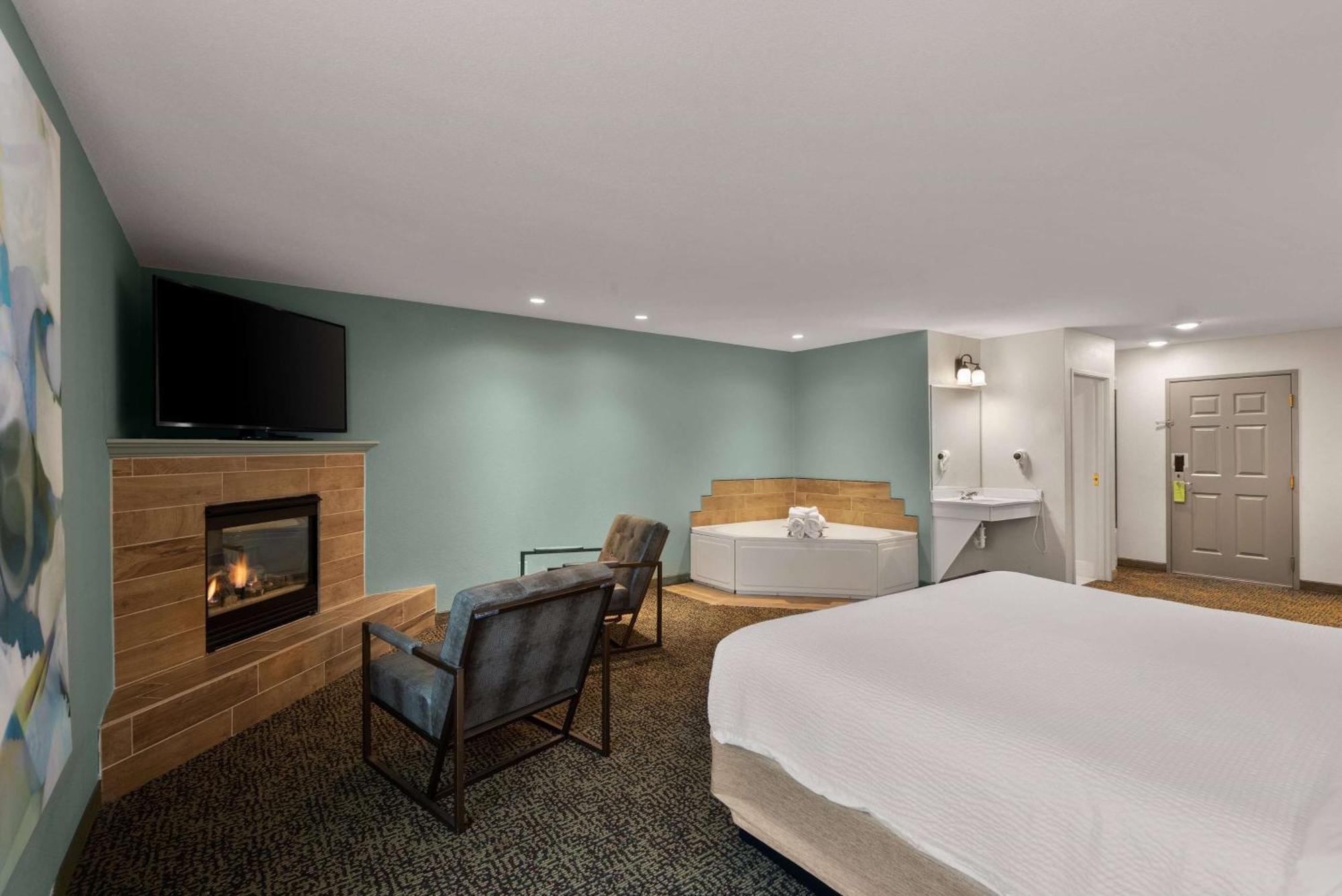 Wyndham Garden Galena Hotel & Day Spa Exteriör bild